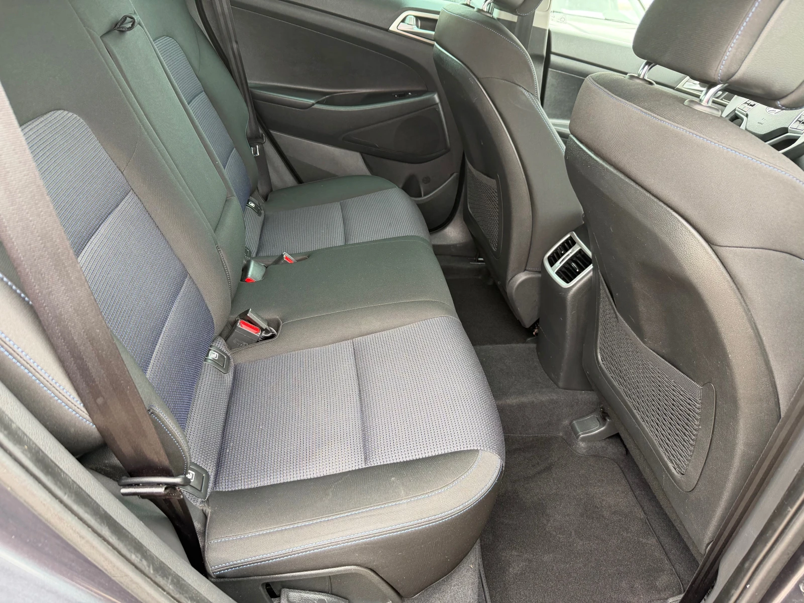 Hyundai Tucson 1.7 CRDI X POSIBLE, снимка 14 - Автомобили и джипове - 53973764