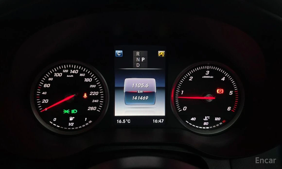 Mercedes-Benz GLC 220 * 4MATIC* КОЖА* ПОДГРЕВ* CAMERA* PANORAMA* , снимка 8 - Автомобили и джипове - 54041151