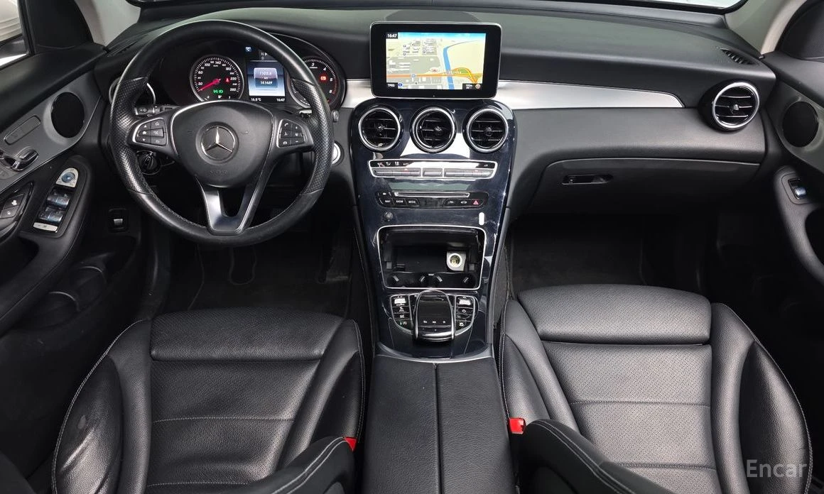 Mercedes-Benz GLC 220 * 4MATIC* КОЖА* ПОДГРЕВ* CAMERA* PANORAMA* , снимка 7 - Автомобили и джипове - 54041151