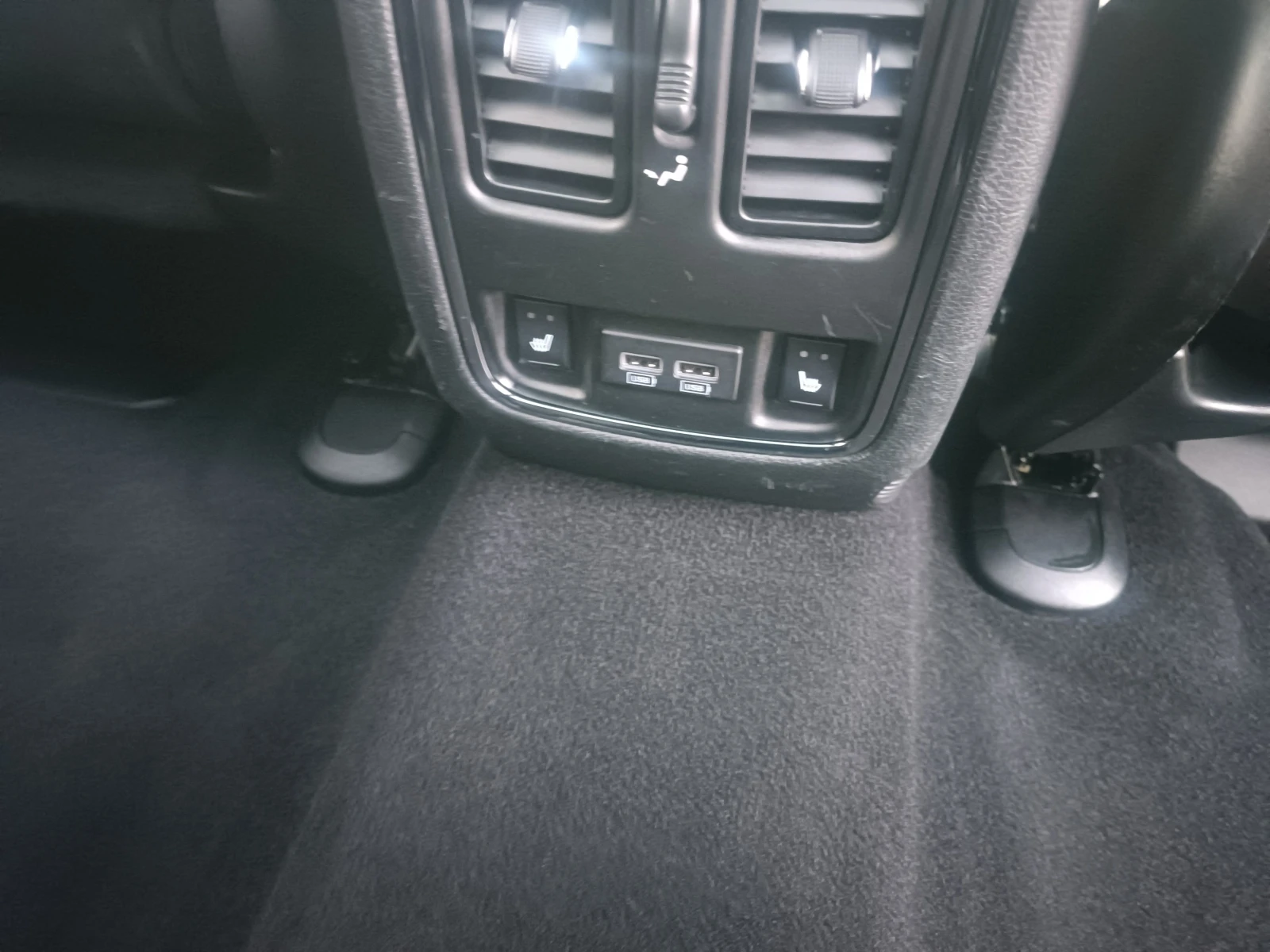 Jeep Grand cherokee "OVERLAND"-142 ХИЛ.КМ!!! ШВЕЙЦАРИЯ !!!, снимка 15 - Автомобили и джипове - 54126297