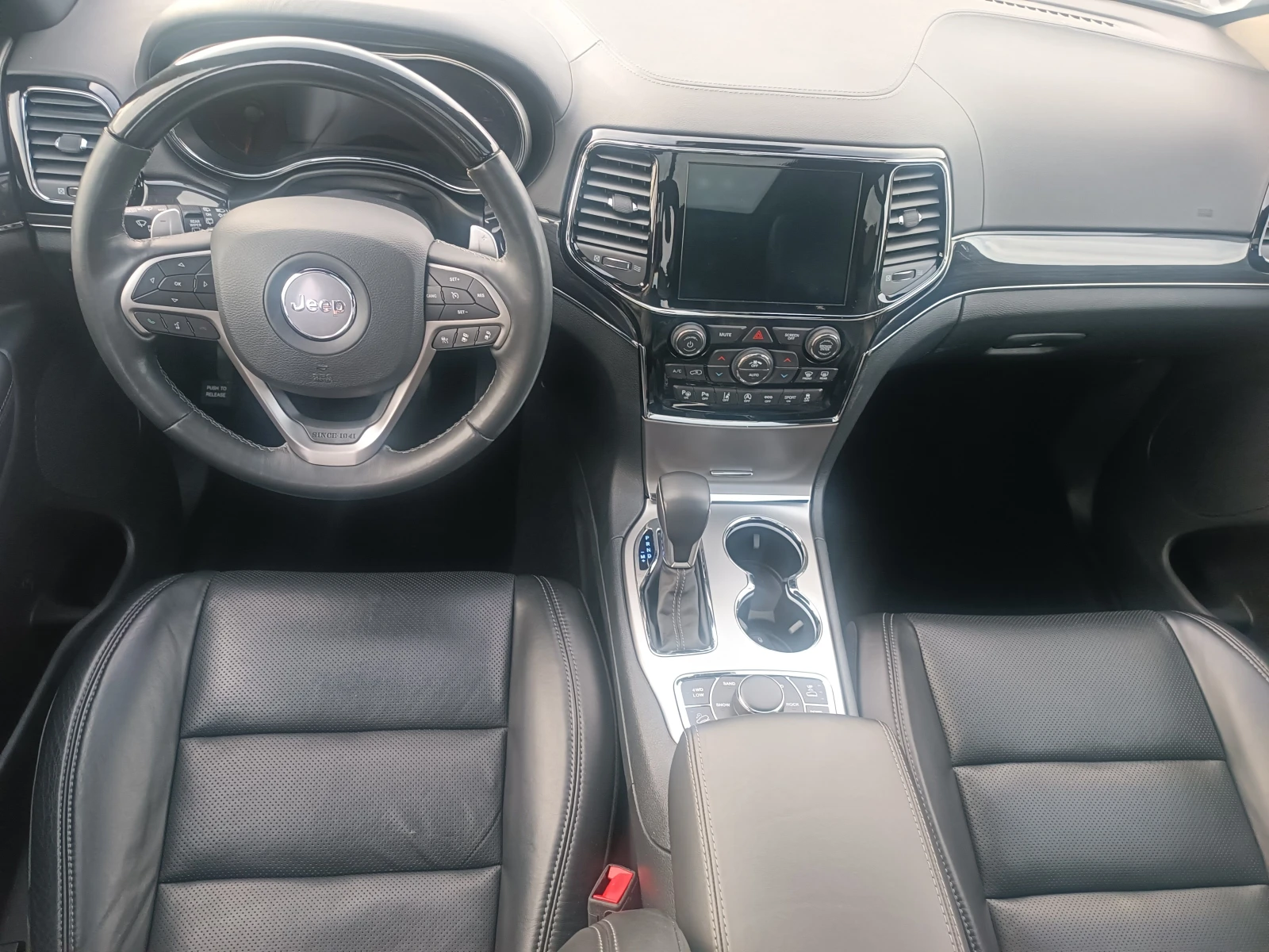 Jeep Grand cherokee "OVERLAND"-142 ХИЛ.КМ!!! ШВЕЙЦАРИЯ !!!, снимка 9 - Автомобили и джипове - 54126297