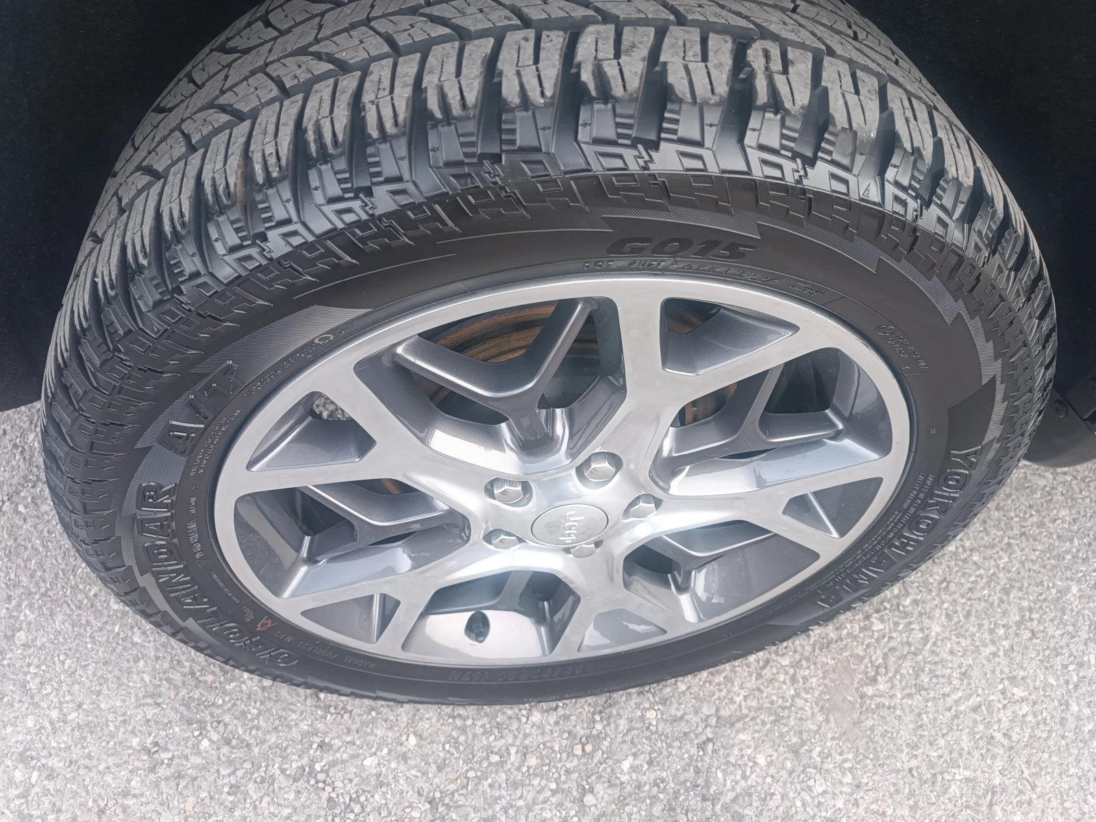 Jeep Grand cherokee "OVERLAND"-142 ХИЛ.КМ!!! ШВЕЙЦАРИЯ !!!, снимка 12 - Автомобили и джипове - 54126297