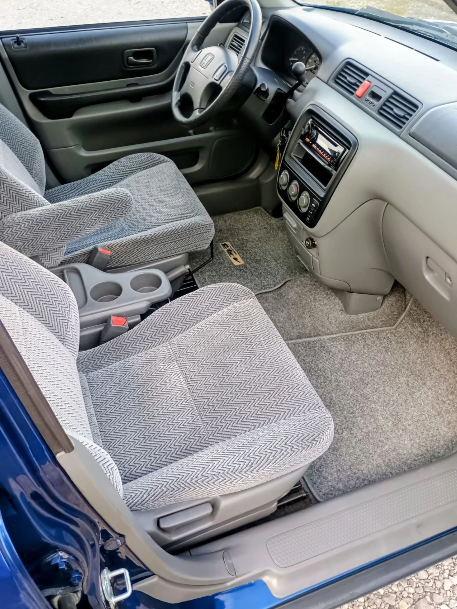 Honda Cr-v * УНИКАТ * 2.0 128ps 4X4 * 180000km * АВТОМАТИК * , снимка 6 - Автомобили и джипове - 54198414