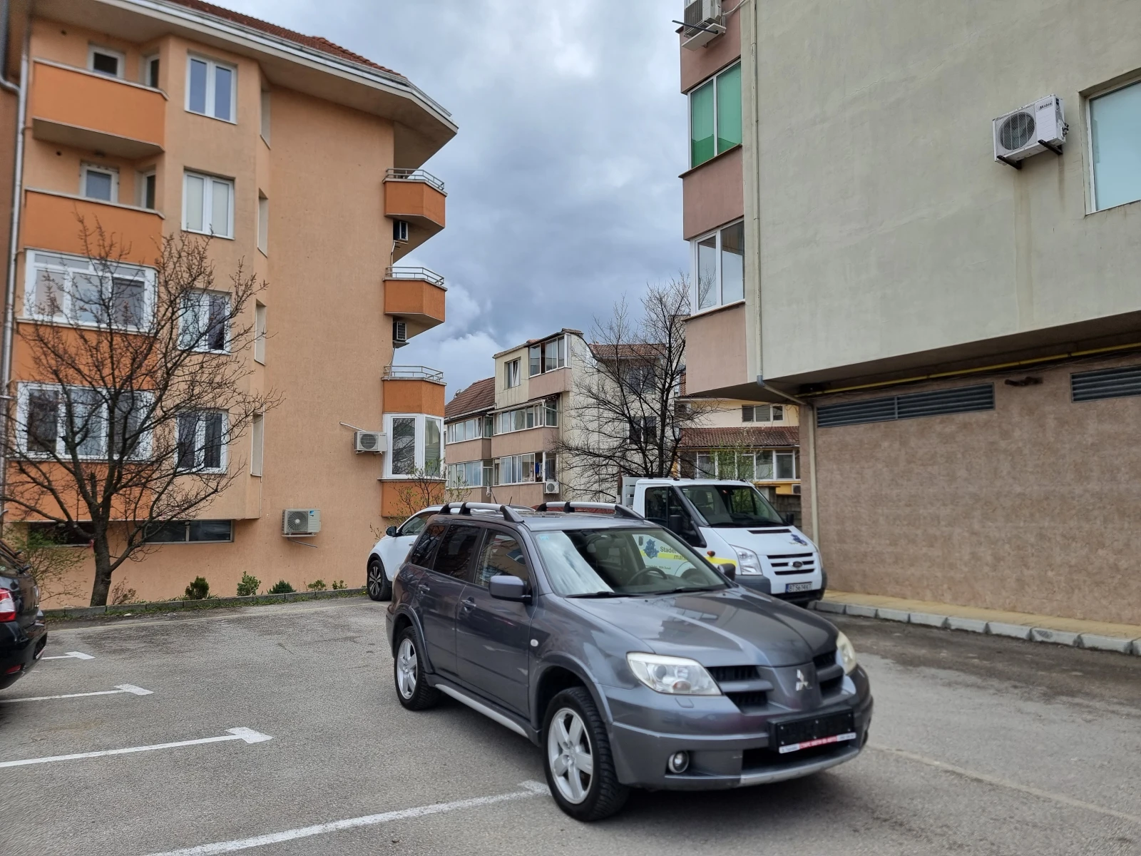 Mitsubishi Outlander 2.0i* ГАЗ-БЕНЗИН* 4Х4* , снимка 3 - Автомобили и джипове - 54205069