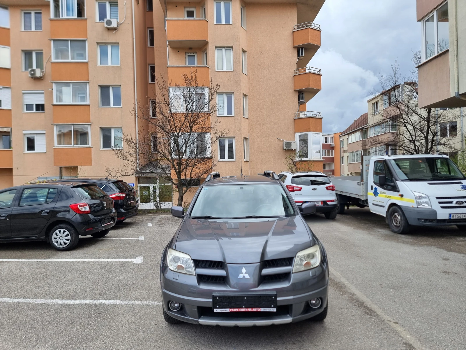 Mitsubishi Outlander 2.0i* ГАЗ-БЕНЗИН* 4Х4* , снимка 2 - Автомобили и джипове - 54205069