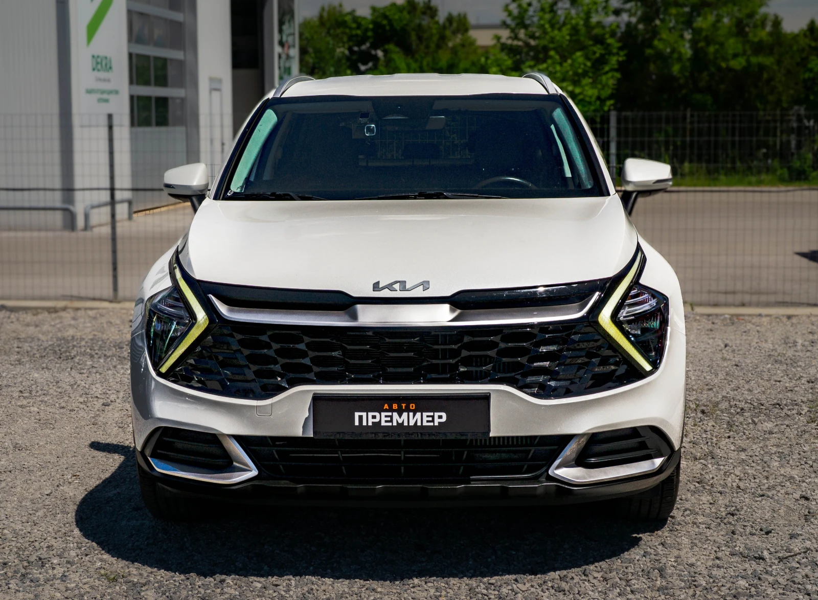 Kia Sportage 2.0CRDI - КАТО НОВА - ГАРАНЦИЯ - 97850KM!, снимка 2 - Автомобили и джипове - 54762133