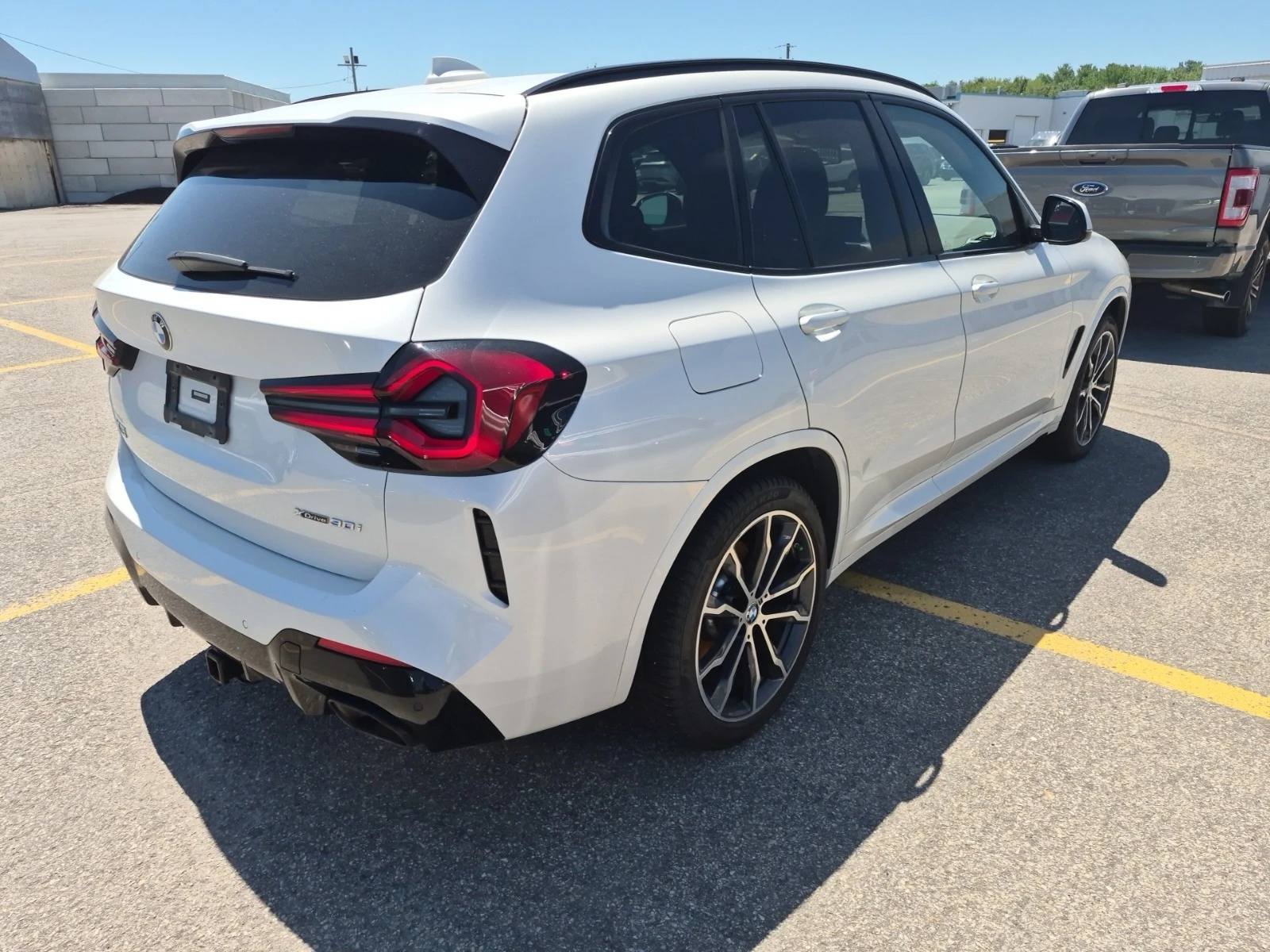 BMW X3 M PACK * * RED INTERIOR * * CARFAX * * АВТО КРЕДИТ, снимка 3 - Автомобили и джипове - 54807616