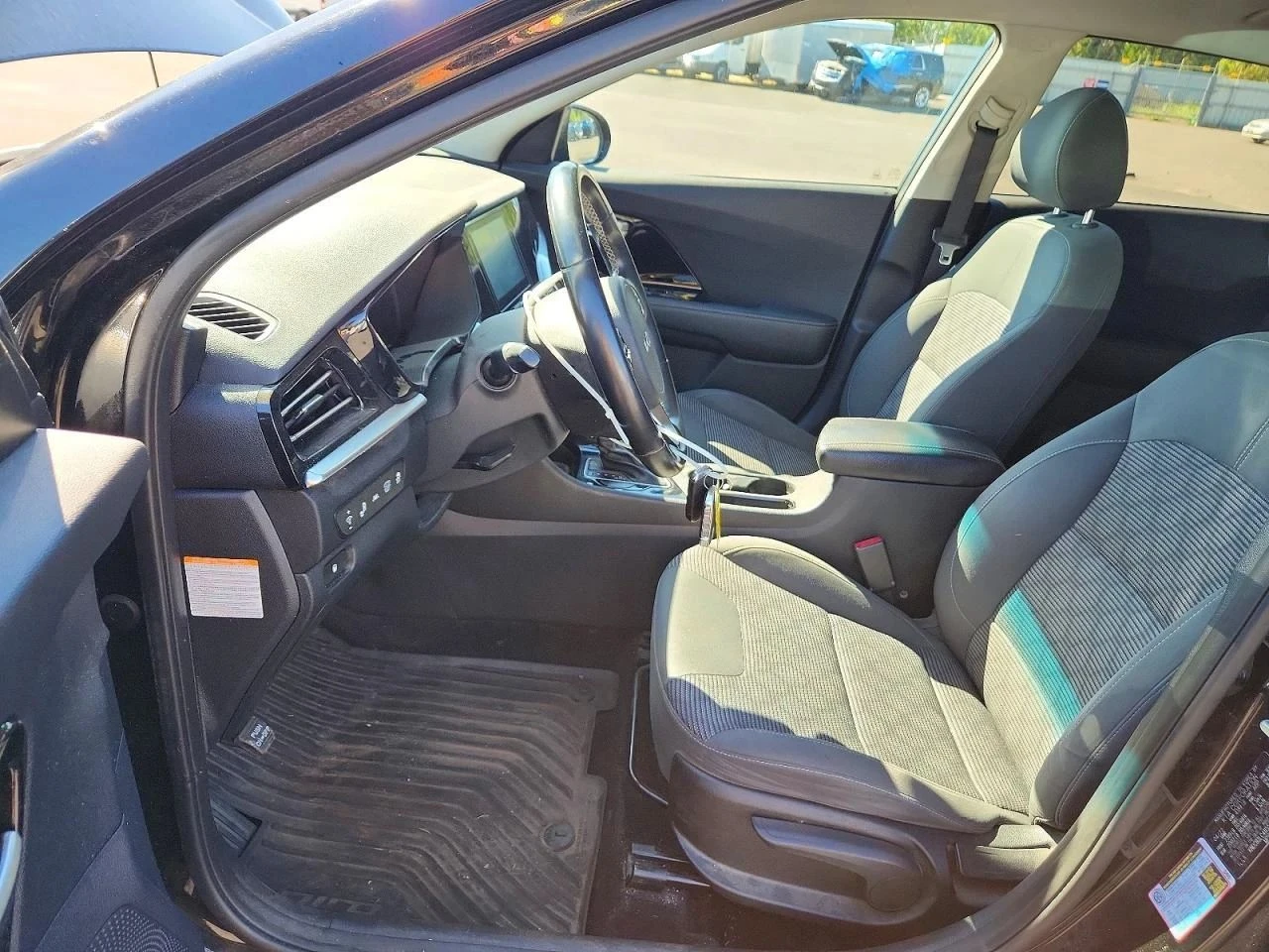 Kia Niro, снимка 7 - Автомобили и джипове - 56689754