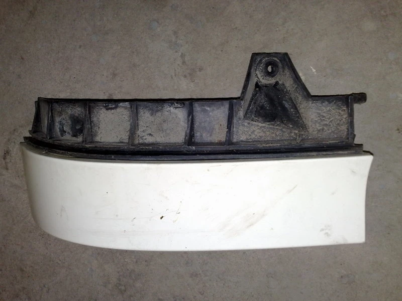 Лайсна под стоп за Ауди А3 98г. (дясна бяла)