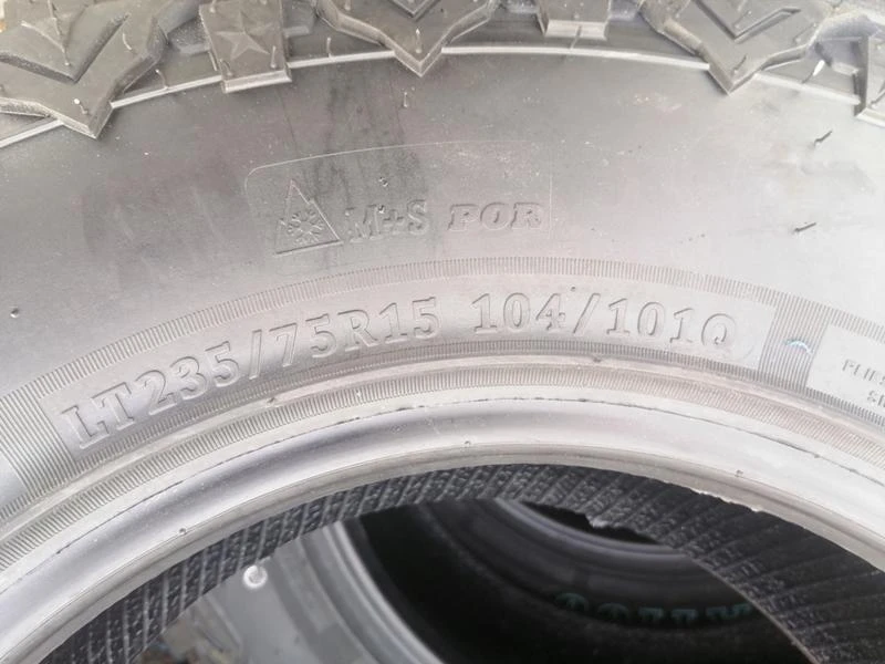 Гуми Зимни 235/75R15, снимка 8 - Гуми и джанти - 31187996