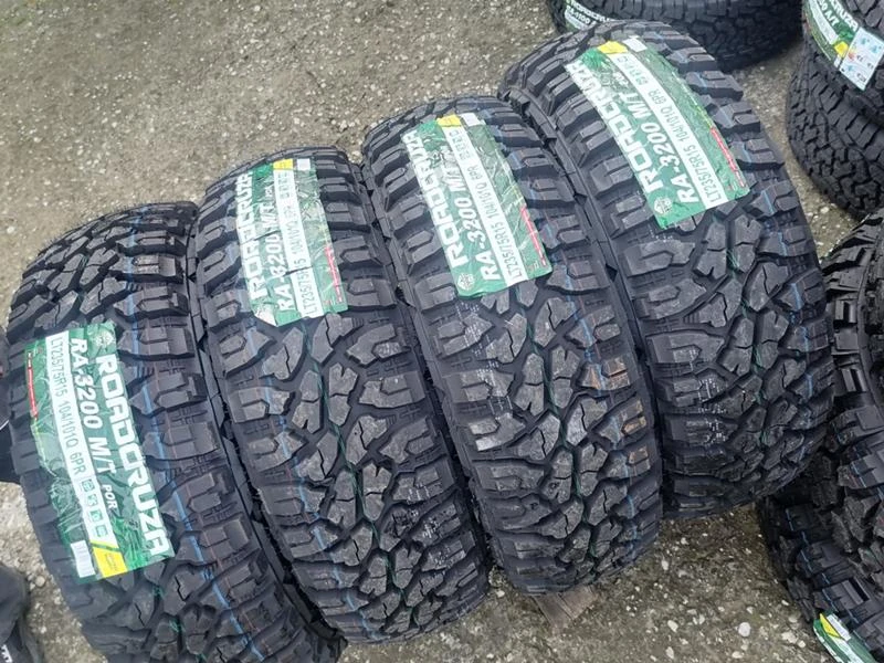 Гуми Зимни 235/75R15, снимка 2 - Гуми и джанти - 31187996