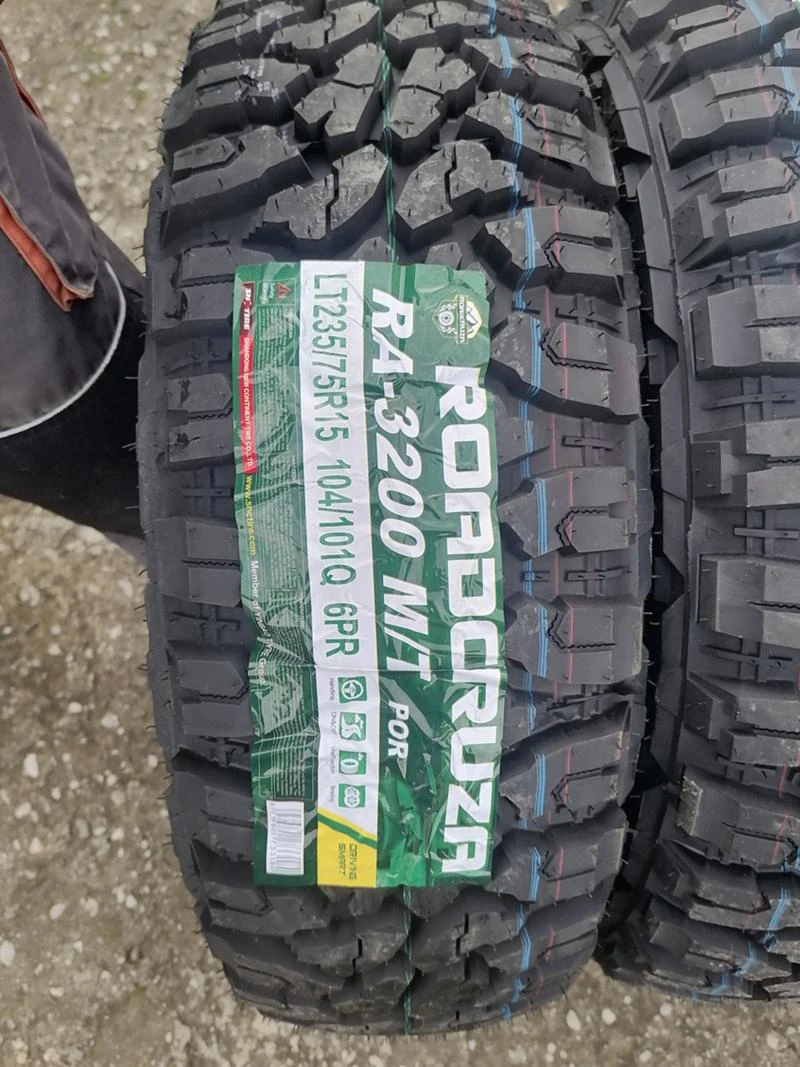 Гуми Зимни 235/75R15, снимка 4 - Гуми и джанти - 31187996