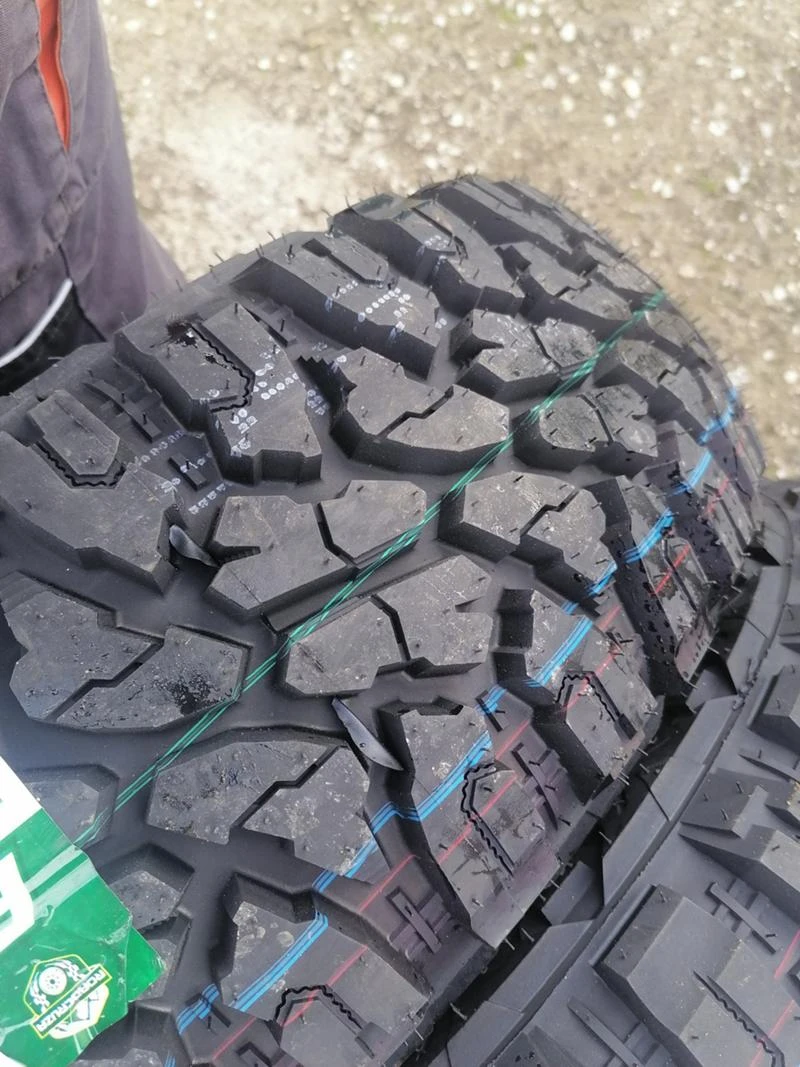 Гуми Зимни 235/75R15, снимка 5 - Гуми и джанти - 31187996