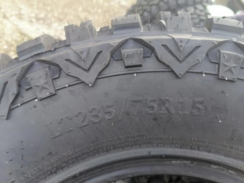 Гуми Зимни 235/75R15, снимка 10 - Гуми и джанти - 31187996