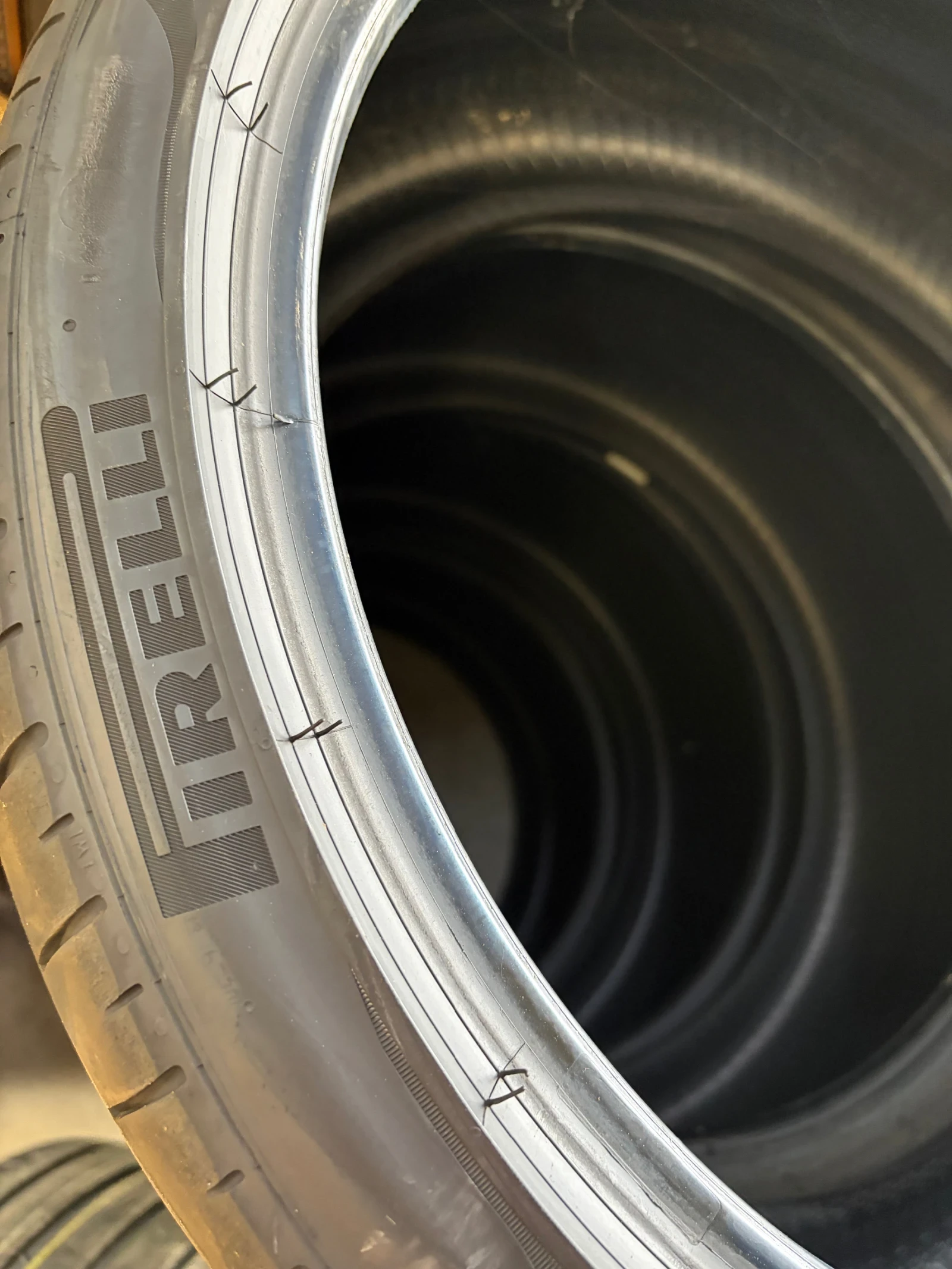 Гуми Летни 255/35R20, снимка 2 - Гуми и джанти - 54551596