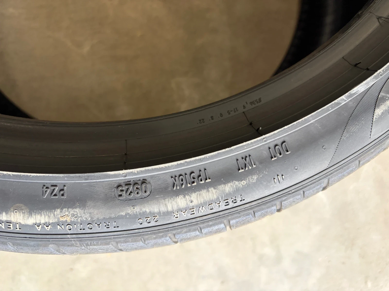Гуми Летни 255/35R20, снимка 3 - Гуми и джанти - 54551596