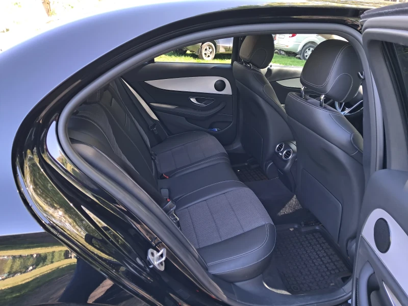 Mercedes-Benz E 200, снимка 10 - Автомобили и джипове - 52479724