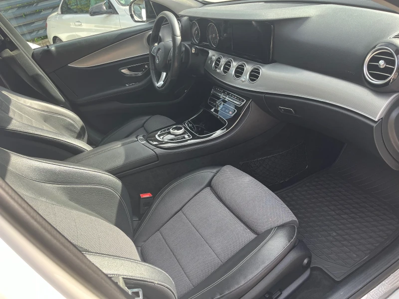 Mercedes-Benz E 220 CDI/9G-tronic/Full Led/360Kamera, снимка 13 - Автомобили и джипове - 47638817