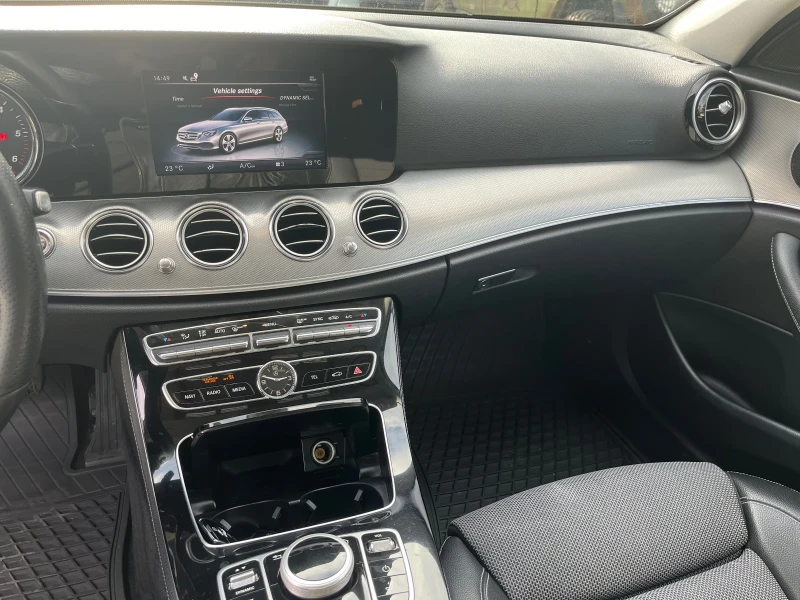 Mercedes-Benz E 220 CDI/9G-tronic/Full Led/360Kamera, снимка 16 - Автомобили и джипове - 47638817