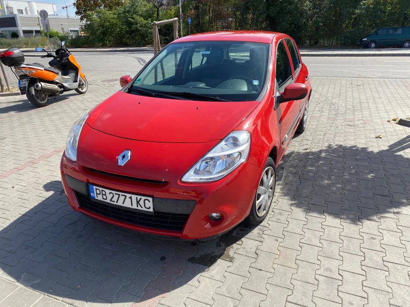 Renault Clio, снимка 1 - Автомобили и джипове - 47708147