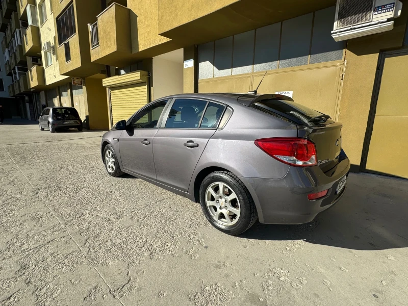 Chevrolet Cruze, снимка 4 - Автомобили и джипове - 47932041