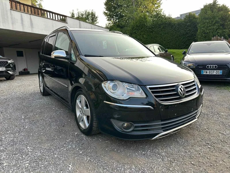 VW Touran 2.0TDI DSG 6+ 1, снимка 2 - Автомобили и джипове - 51794412