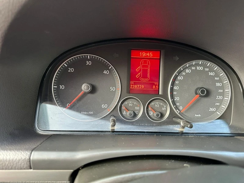 VW Touran 2.0TDI DSG 6+ 1, снимка 10 - Автомобили и джипове - 51794412