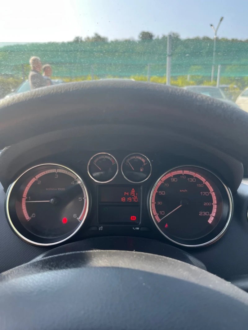 Peugeot 308 1.6 E-HDI FACELIFT, снимка 8 - Автомобили и джипове - 52328074