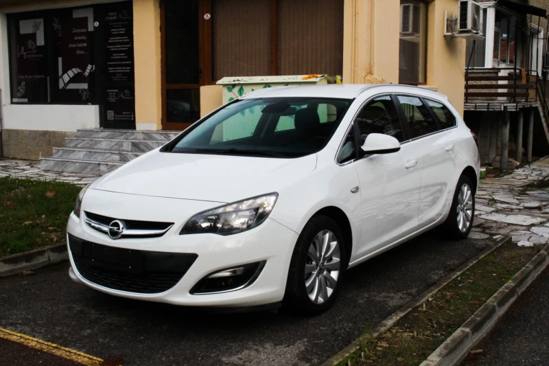 Opel Astra 1.4 T LPG, снимка 2 - Автомобили и джипове - 52356468