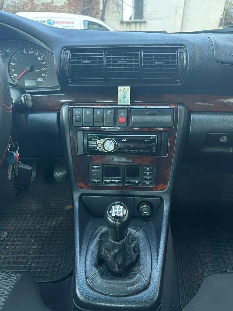 Audi A4 1.8 Бензин Газ, снимка 12 - Автомобили и джипове - 52759776