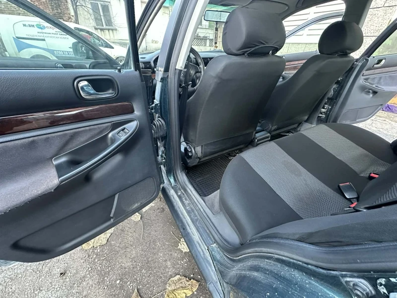 Audi A4 1.8 Бензин Газ, снимка 10 - Автомобили и джипове - 52759776