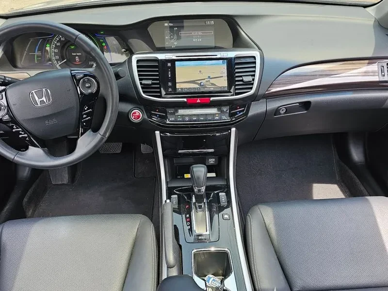 Honda Accord 2.0 Hybrid 9Th Generation, снимка 7 - Автомобили и джипове - 55841983