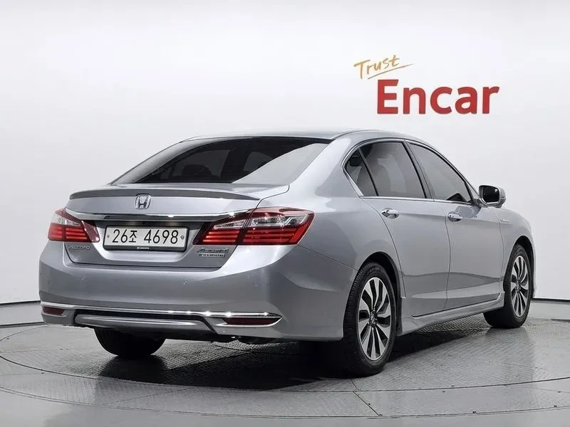 Honda Accord 2.0 Hybrid 9Th Generation, снимка 2 - Автомобили и джипове - 55841983