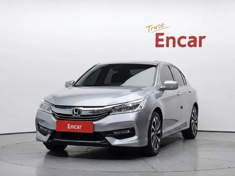 Honda Accord 2.0 Hybrid 9Th Generation, снимка 3 - Автомобили и джипове - 55841983
