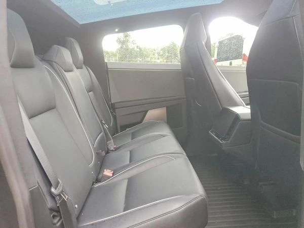 Tesla Cybertruck, снимка 9 - Автомобили и джипове - 56115274