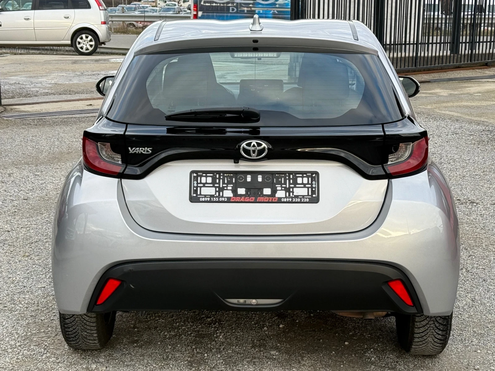 Toyota Yaris 1.5i, LED, NAVi, * 87 000км* K.T.E.O. OK! EURO 6B! - изображение 5