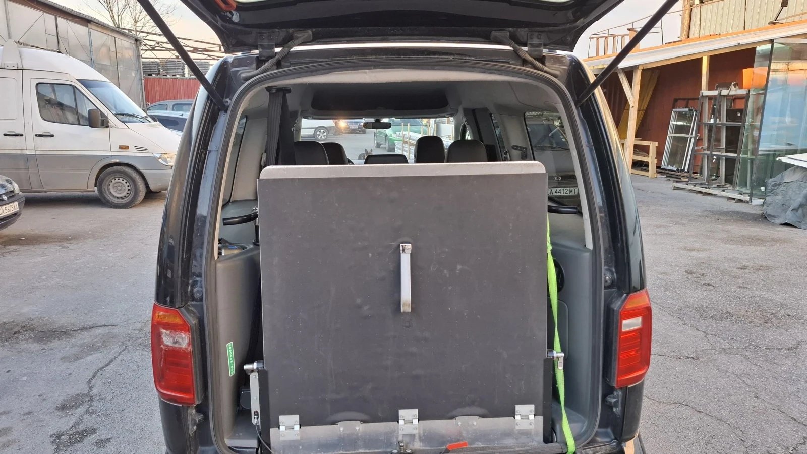 VW Caddy Инвалидна рампа - изображение 7