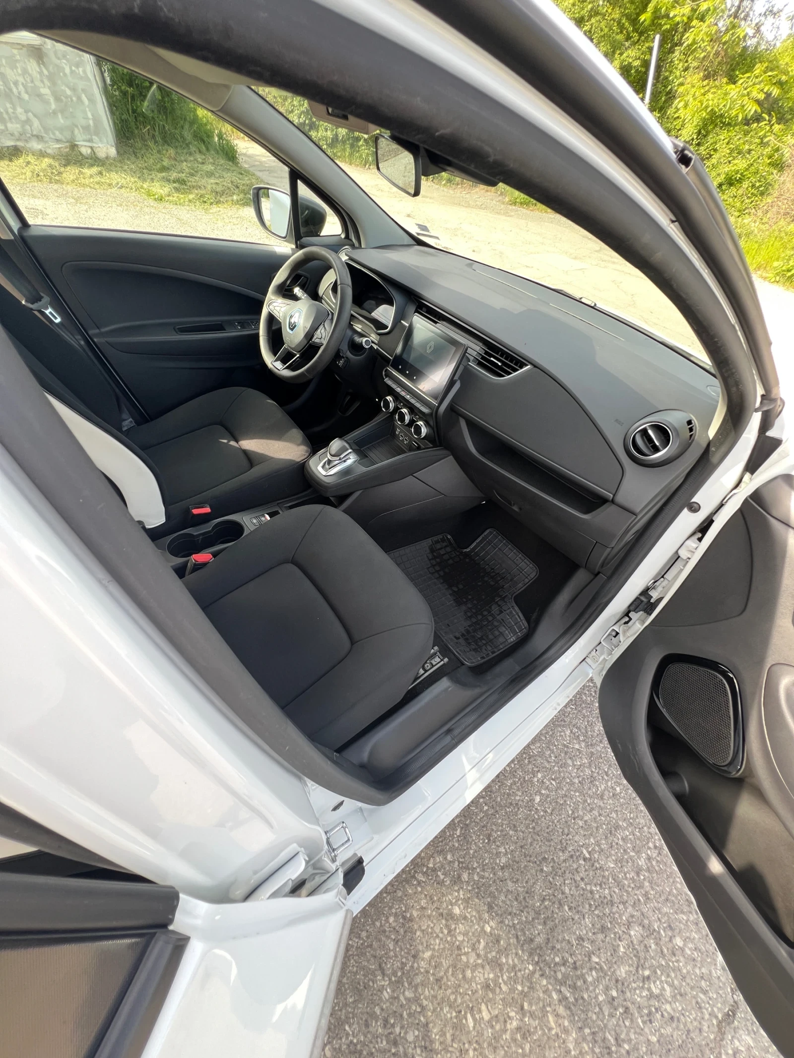 Renault Zoe  - изображение 6