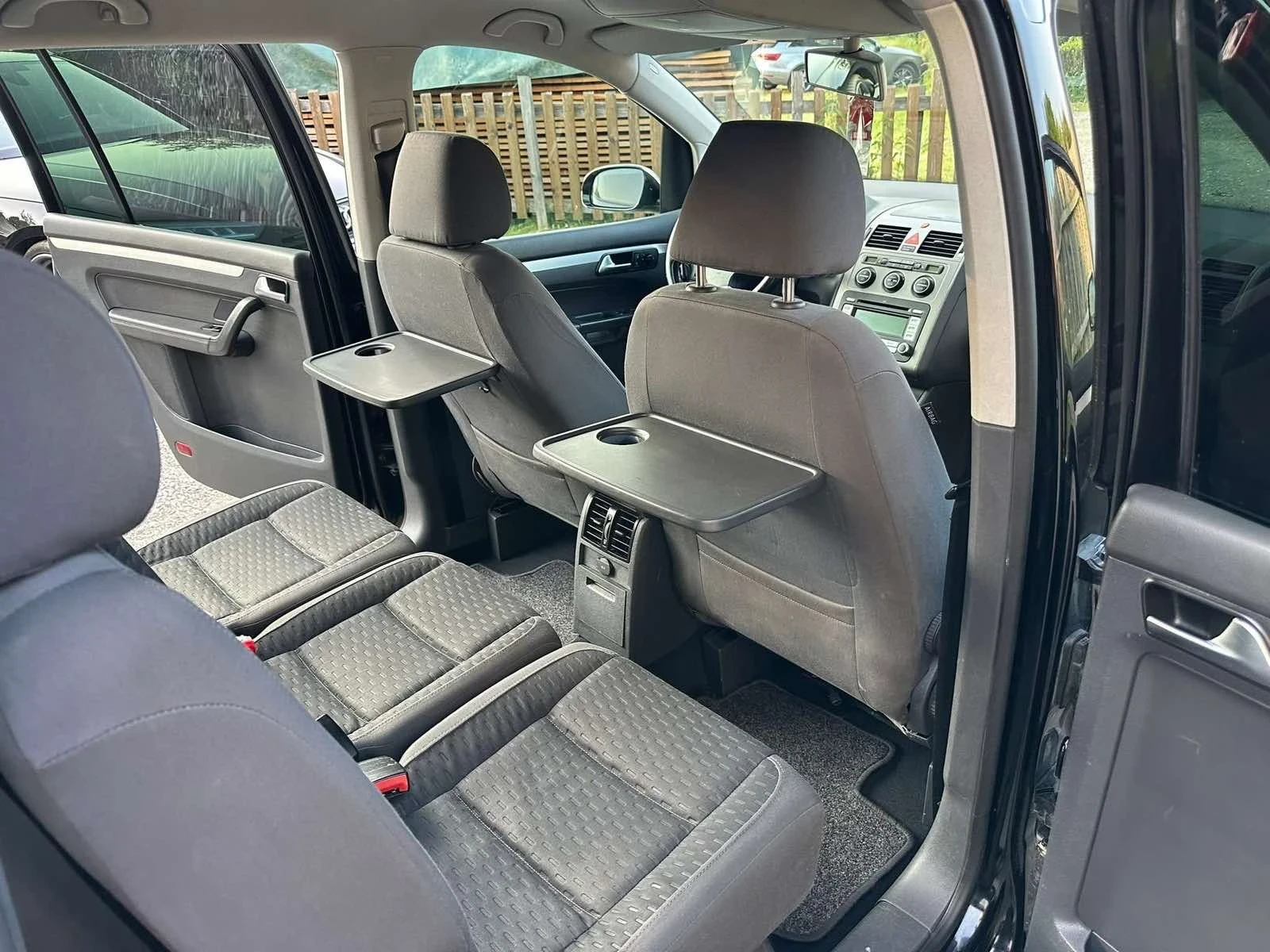 VW Touran 2.0TDI DSG 6+ 1 | Mobile.bg   16