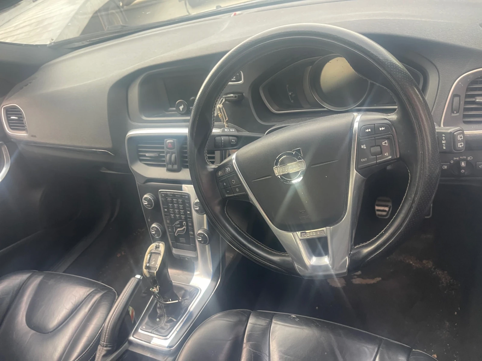 Volvo V40 1.6 дизел - изображение 6
