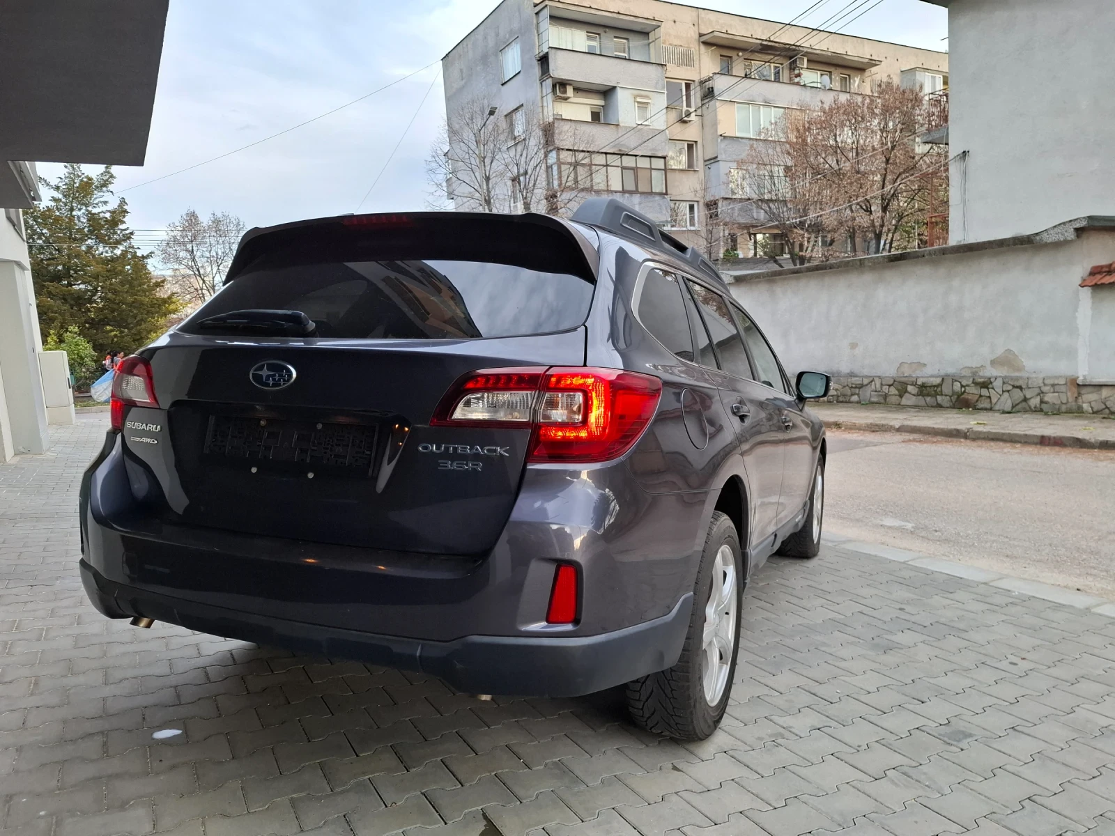 Subaru Outback 3.6 R  | Mobile.bg   7