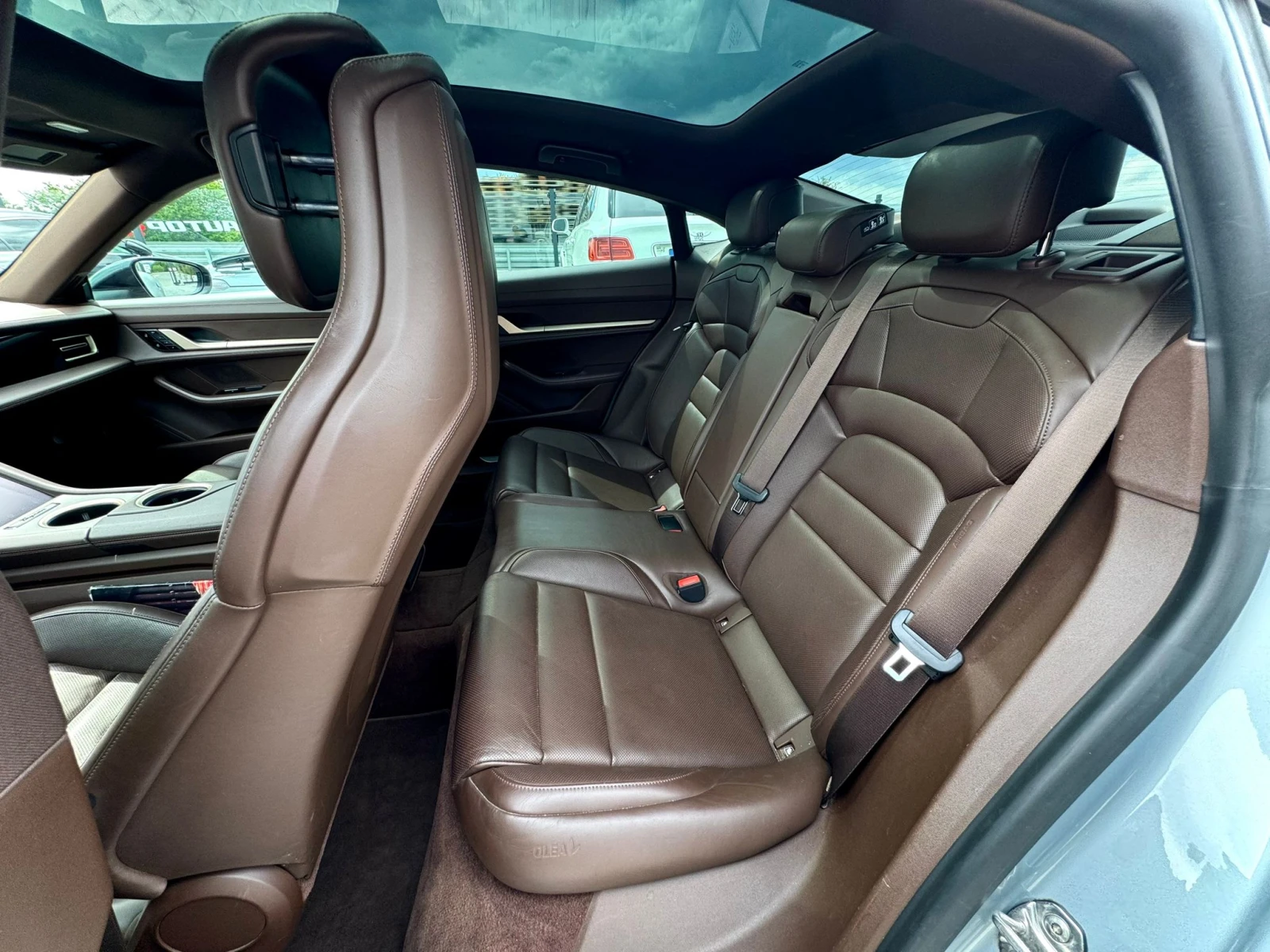 Porsche Taycan 4S* Готов Лизинг* , снимка 8 - Автомобили и джипове - 54383554