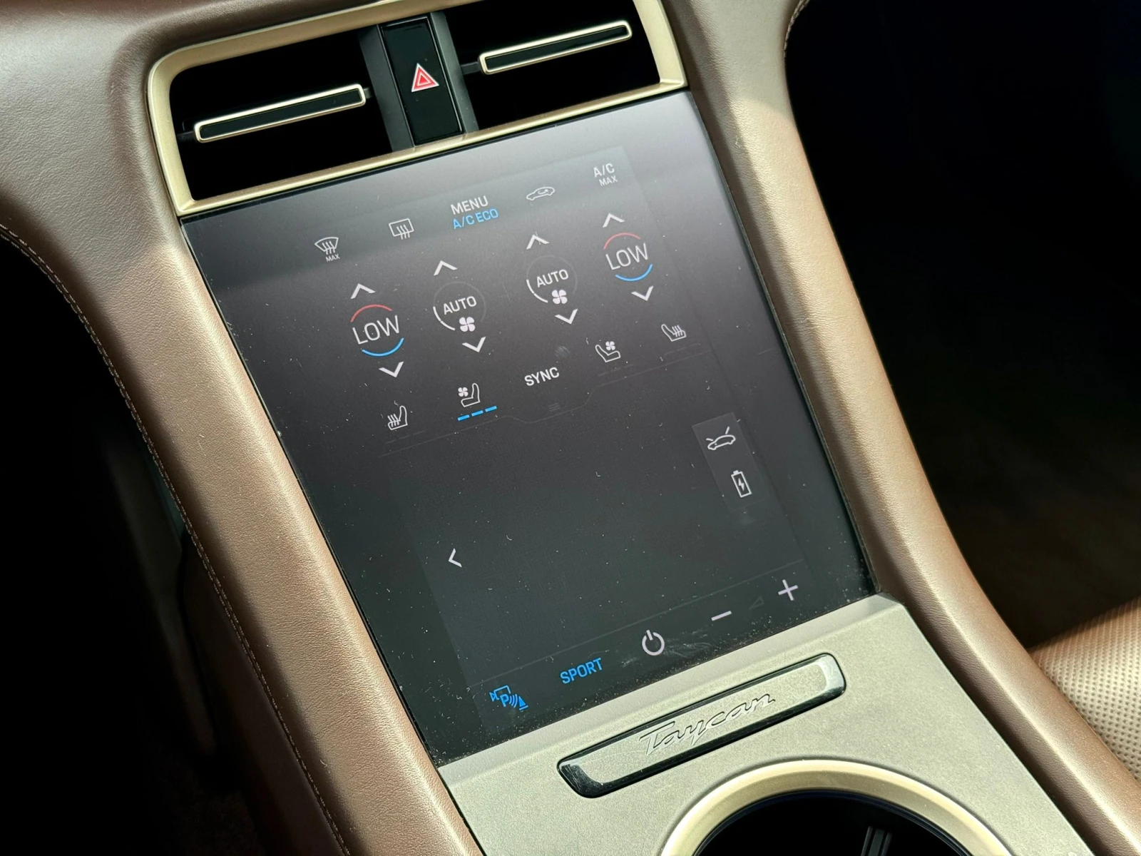 Porsche Taycan 4S* Готов Лизинг* , снимка 15 - Автомобили и джипове - 54383554