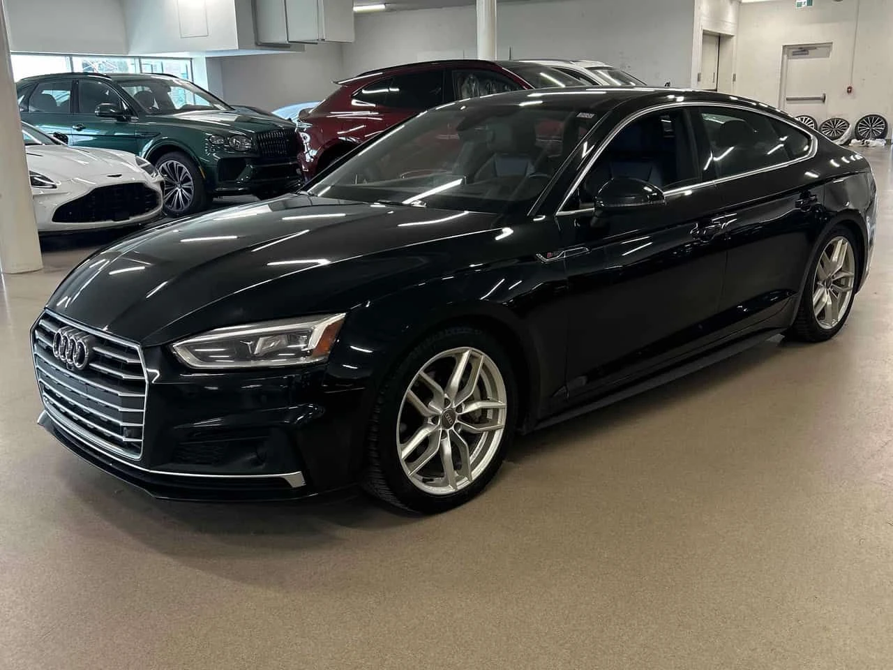 Audi A5 Technik/ПАНОРАМА/ДИСТРОНИК/360/ВТОРИ ГУМИ И ДЖАНТИ