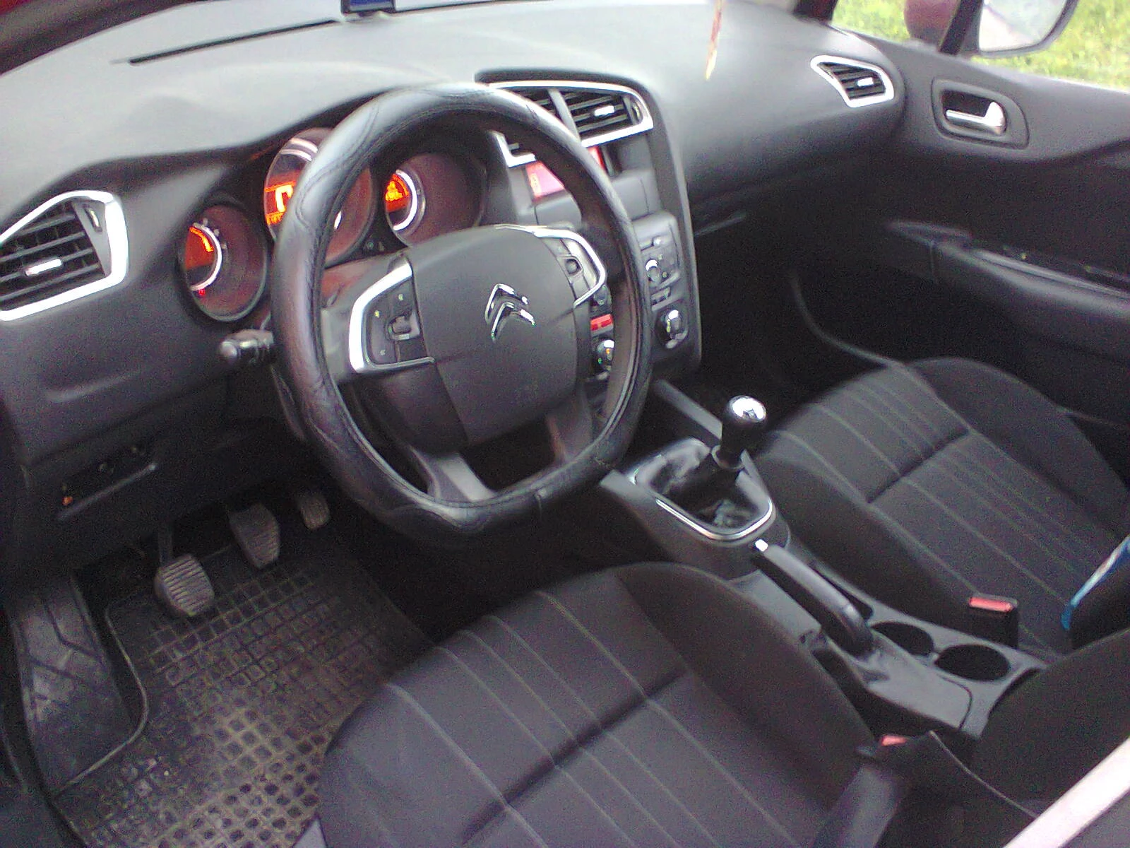 Citroen C4 1.4 i - EURO 5, снимка 11 - Автомобили и джипове - 54634838