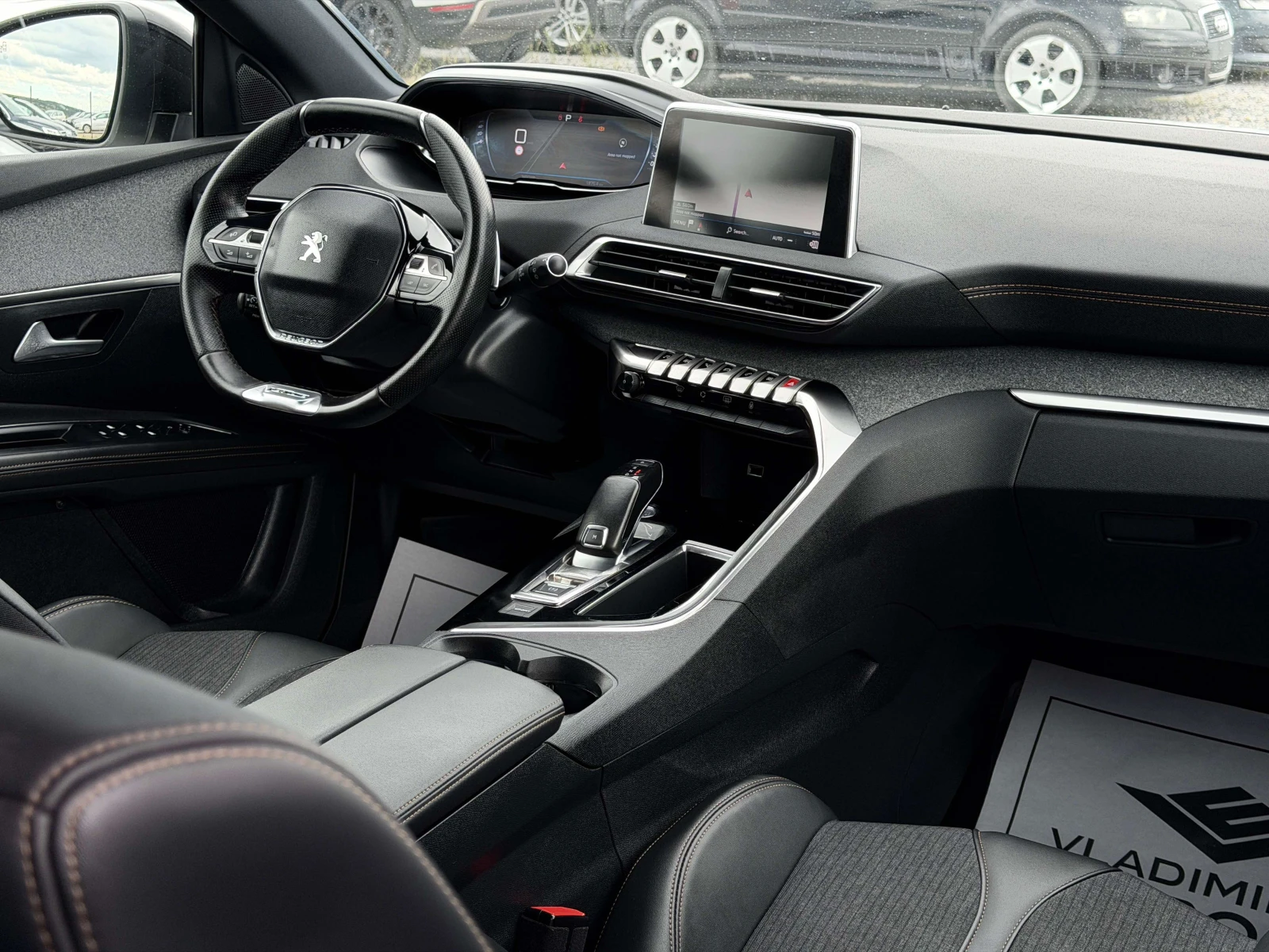 Peugeot 5008 1.5HDI 7места / GTLINE / Bi-TONE/ FULL LED, снимка 14 - Автомобили и джипове - 55012121