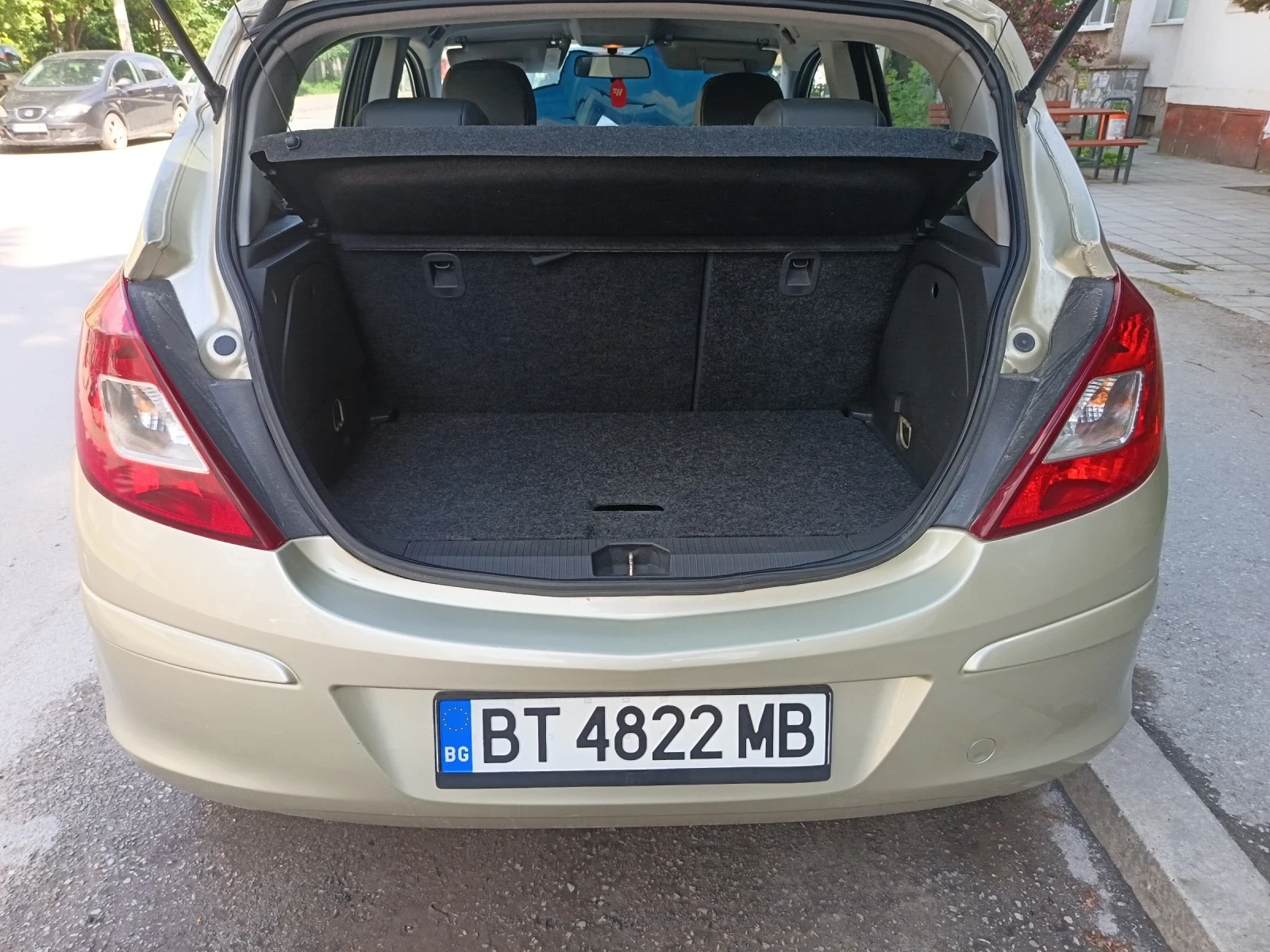Opel Corsa, снимка 8 - Автомобили и джипове - 55105790