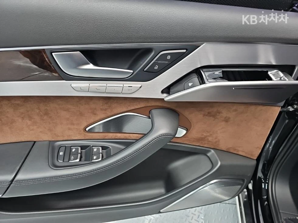 Audi A8 60 TFSI LWB * FIRST CLASS* EKPAHИ FULL, снимка 14 - Автомобили и джипове - 55778049