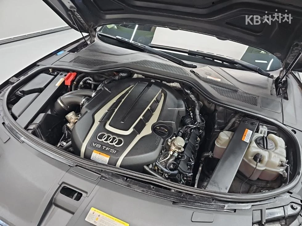 Audi A8 60 TFSI LWB * FIRST CLASS* EKPAHИ FULL, снимка 5 - Автомобили и джипове - 55778049