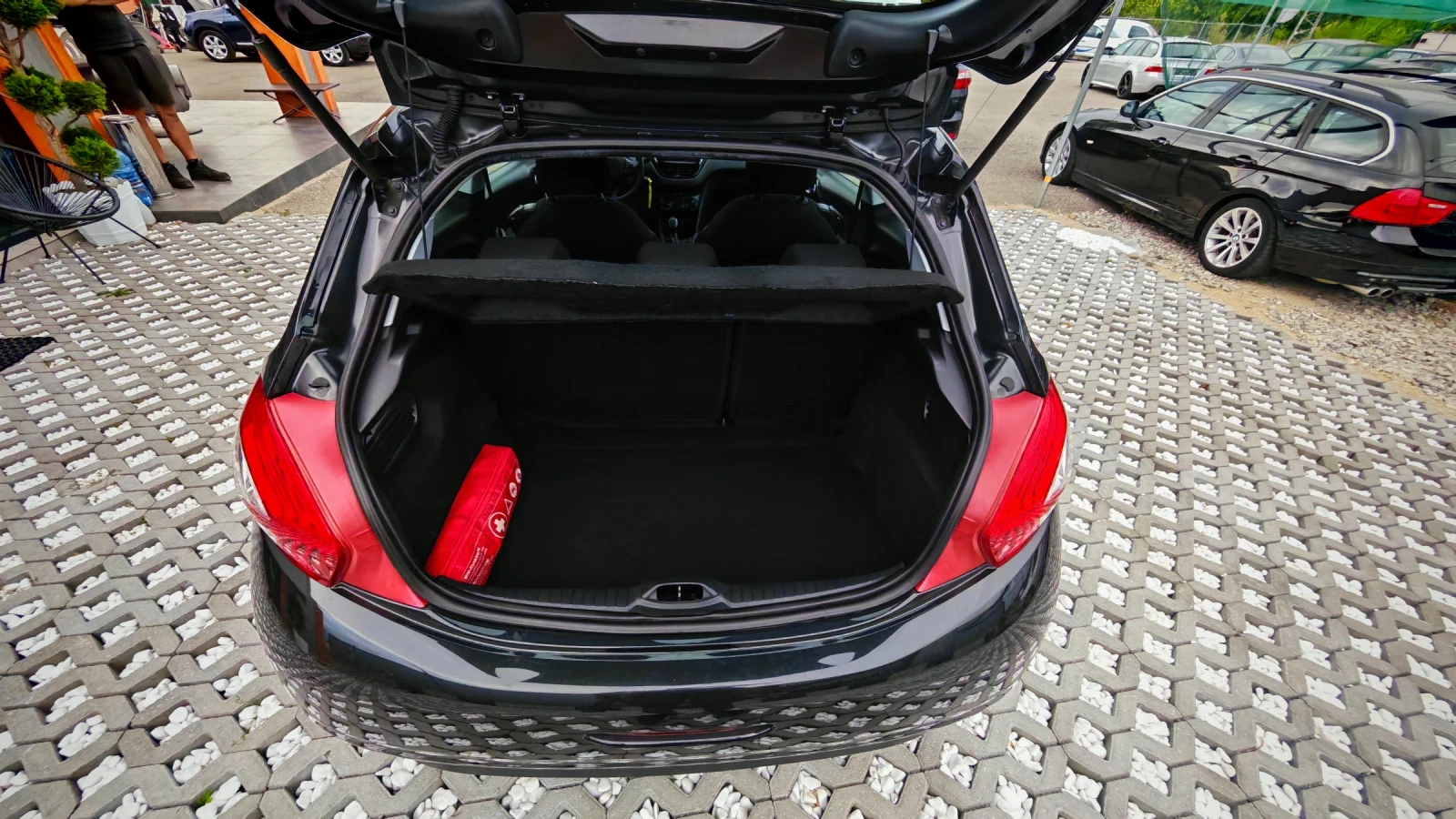 Peugeot 208 1.4i Navi, LED | Mobile.bg � ����������� 10